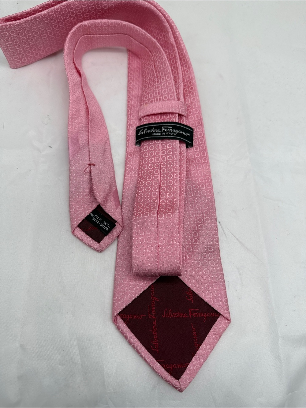 Salvatore Ferragamo Light Pink Silk Tie with Subtle Geometric Motif
